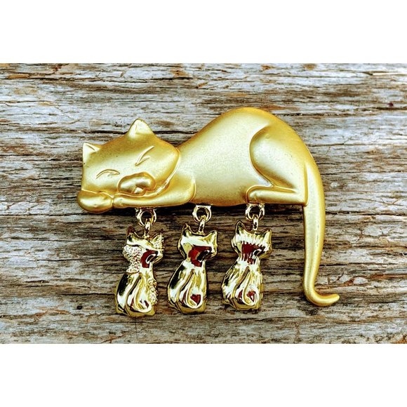 Dancraft Jewelry - Vintage Cat with Dangle Kittens Brooch Gold tone